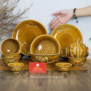 Bộ Bát Đĩa Vân Hoa Cúc Men Nâu